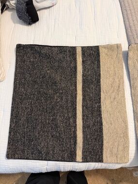 PotteryBarn Blaine Pillows (set of 2) black and tan